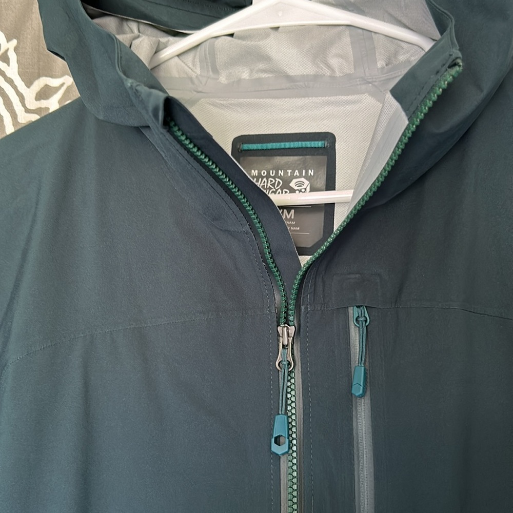Mountain Hardware Medium Parka / Rain Jacket Neve… - image 3